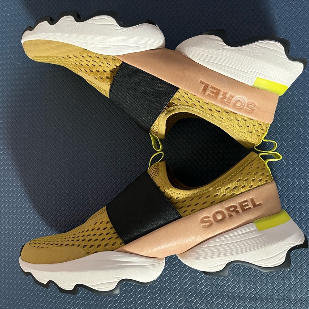 SOREL Kinetic Impact Slip-On Sneakers. Women’s Size 9.5. Like New!